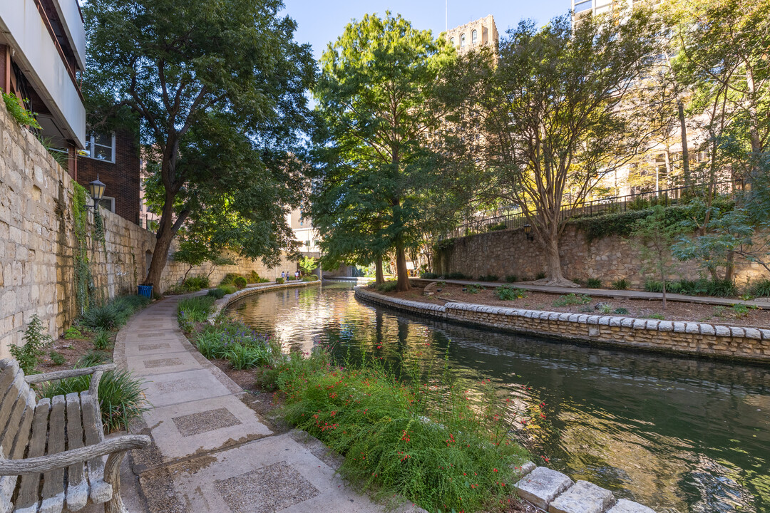 The Travis Building in San Antonio, TX - Building Photo