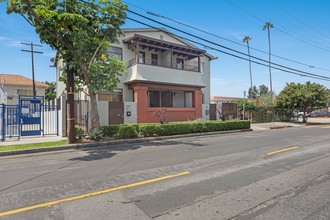 3166-3172 San Marino St in Los Angeles, CA - Building Photo - Building Photo