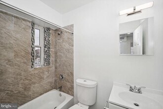 1642 16th St SE in Washington, DC - Foto de edificio - Building Photo