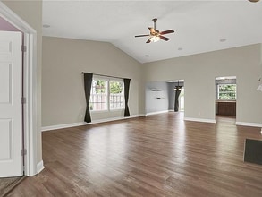 18808 Edwards Grove Dr in Noblesville, IN - Foto de edificio - Building Photo