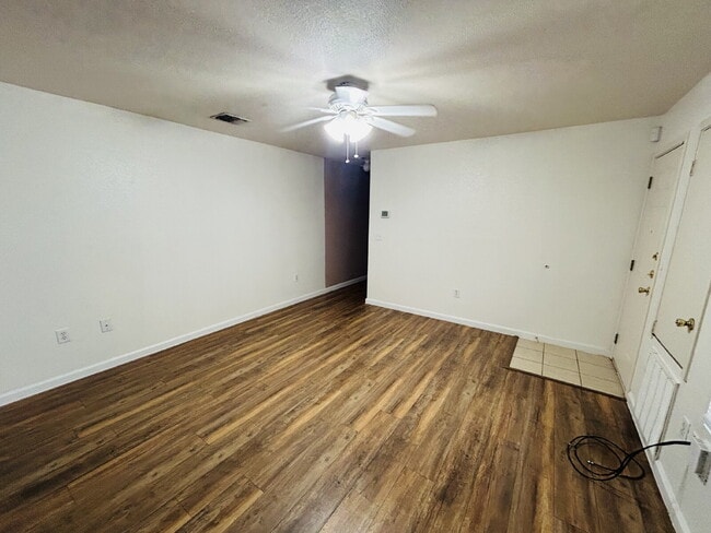 8005 Maverick Climb in San Antonio, TX - Building Photo - Building Photo