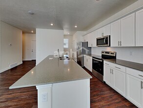 6084 W Copper Hawk Dr in South Jordan, UT - Building Photo - Building Photo