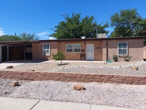 10713 Fairbanks Rd NE in Albuquerque, NM - Building Photo - Building Photo