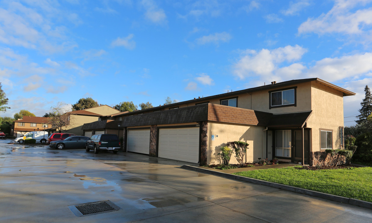 Anita Town Homes in Castro Valley, CA - Building Photo