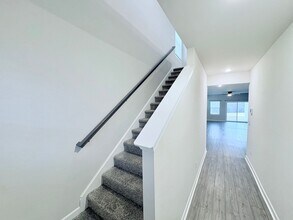 220 Coulter Ct in Pendleton, SC - Building Photo - Building Photo