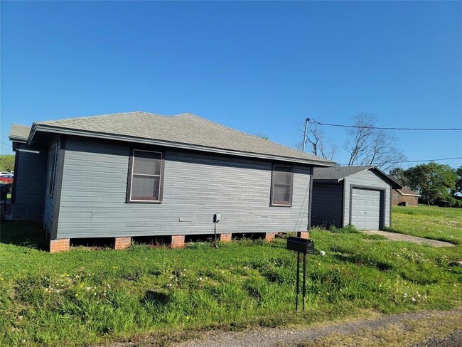 4900 Waco Ave in Port Arthur, TX - Foto de edificio - Building Photo