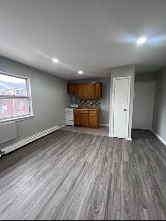 386 Stuyvesant Ave. in Irvington, NJ - Building Photo