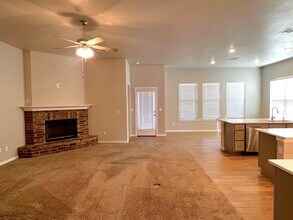 9807 Viola Ave in Lubbock, TX - Building Photo - Building Photo