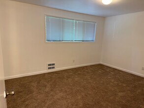 23820 Edmonds Way in Edmonds, WA - Building Photo - Building Photo