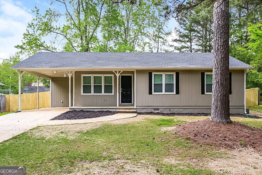 185 Highland Dr in Mcdonough, GA - Building Photo