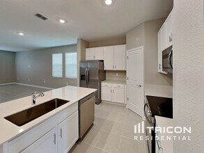 733 Honeyrock St in Debary, FL - Building Photo - Building Photo