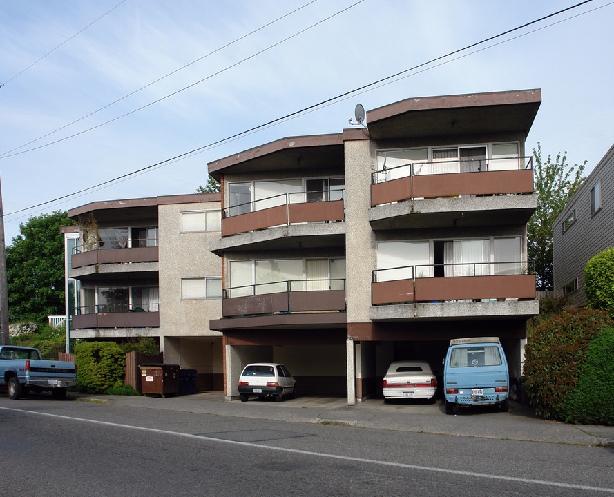 7201 Linden Ave in Seattle, WA - Building Photo