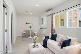 1606 Glenwood Rd in Glendale, CA - Building Photo - Building Photo