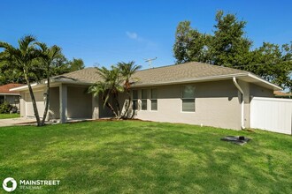 736 MANGROVE in Venice, FL - Foto de edificio - Building Photo