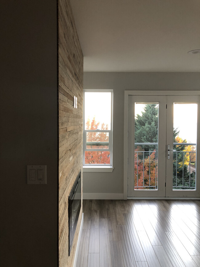 3028 Western Ave in Seattle, WA - Building Photo - Building Photo
