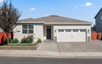 9203 NE 165th Ave in Vancouver, WA - Building Photo