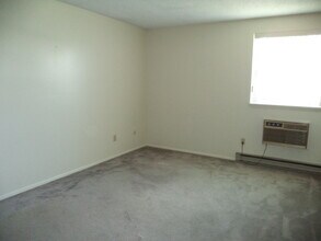 715 W Cherry Ln in State College, PA - Building Photo - Building Photo