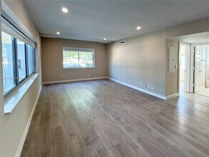 2400 NE 26th St in Fort Lauderdale, FL - Building Photo - Building Photo