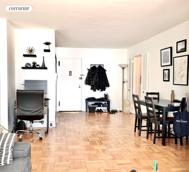 155 E 34th St in New York, NY - Building Photo - Building Photo