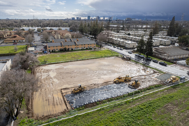 Northview Pointe in Sacramento, CA - Building Photo - Building Photo