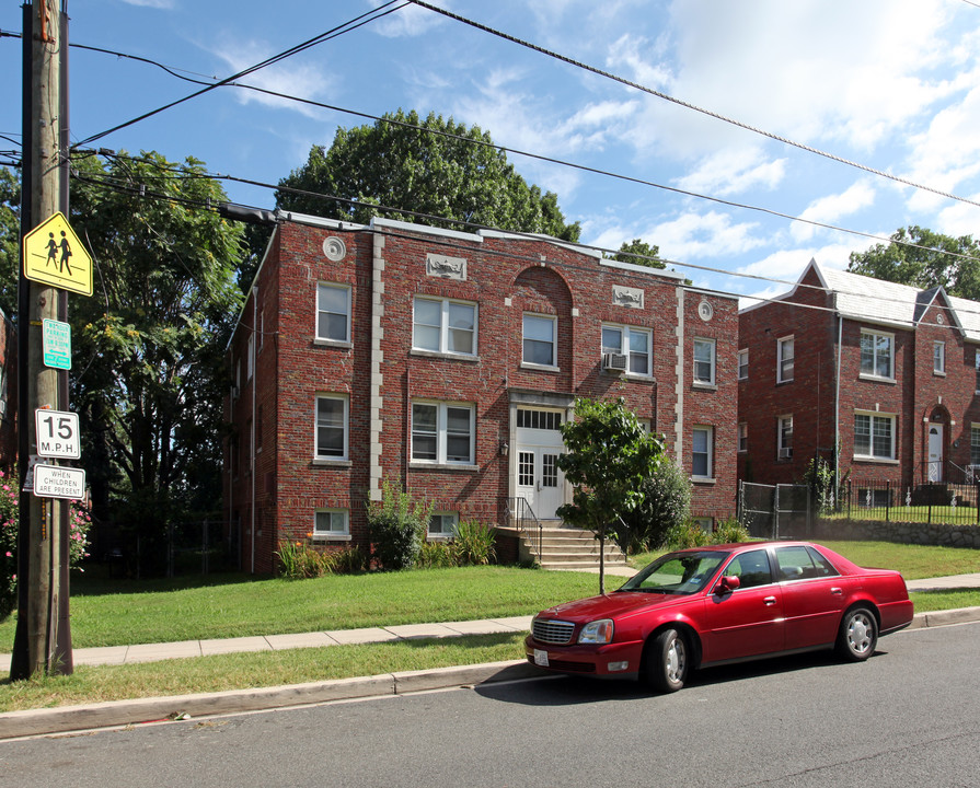 2806 O St SE in Washington, DC - Building Photo