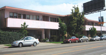 La Cienega Plaza in Los Angeles, CA - Building Photo - Building Photo