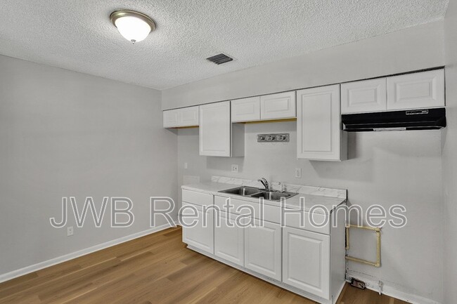 7120 Buffalo Ave in Jacksonville, FL - Building Photo - Building Photo