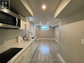 174 Wagner Crescent in Angus, ON - Building Photo