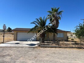 27333 Mesquite St in Barstow, CA - Building Photo