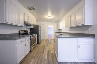 The York in Tigard, OR - Foto de edificio - Building Photo