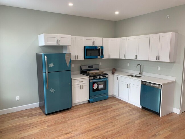 537 Clinton Ave in Albany, NY - Foto de edificio - Building Photo