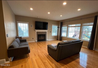 1 Annabel Pl in Clifton Park, NY - Building Photo - Building Photo