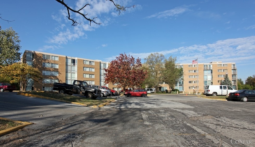 Plaza II in Kansas City, MO - Building Photo