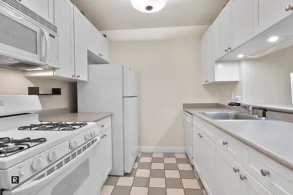 88 Greenwich St in New York, NY - Building Photo - Building Photo