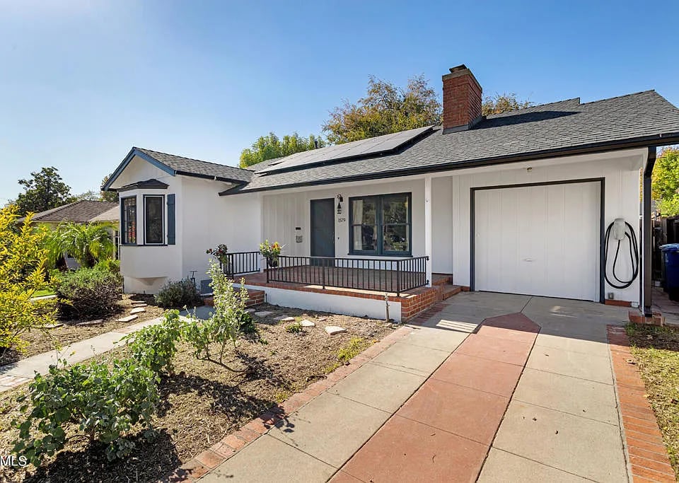 1579 N Harding Ave in Pasadena, CA - Building Photo