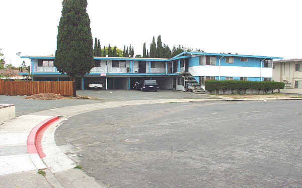 Haller Court Apartments in Concord, CA - Building Photo - Building Photo