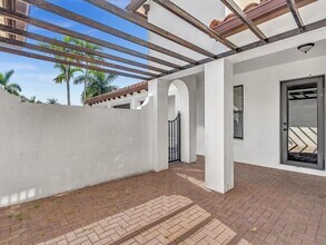 3351 NW 82nd Way in Pembroke Pines, FL - Building Photo - Building Photo