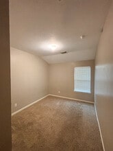 521 Small Cedar Dr, Unit Room 1 in League City, TX - Building Photo - Building Photo