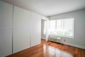 7325 Carlyle Ave in Miami Beach, FL - Building Photo - Building Photo