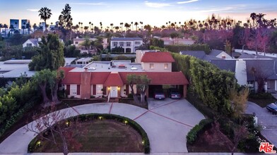 525 N Rexford Dr in Beverly Hills, CA - Building Photo - Building Photo