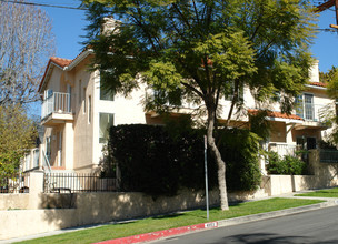 1554 Myra in Los Angeles, CA - Building Photo - Building Photo