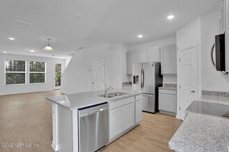 90 Ridge Lake Rd in St. Augustine, FL - Foto de edificio - Building Photo