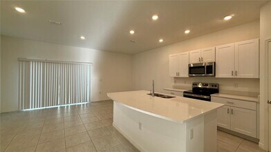 3006 Canary Ave in Davenport, FL - Building Photo - Building Photo