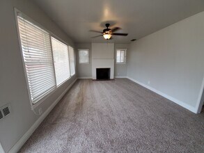 1415 De Witt Ave in Sanger, CA - Building Photo - Building Photo