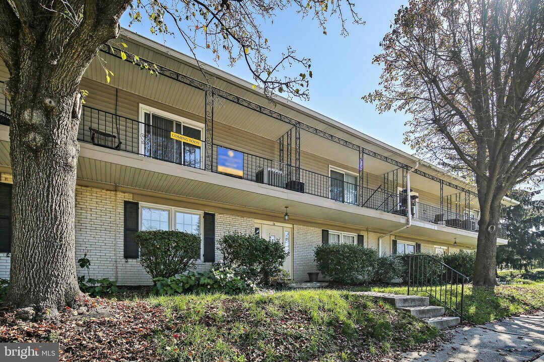 1 Center Rd-Unit -B4 in Towson, MD - Building Photo