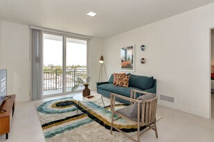 1710 SW 27th Ave in Miami, FL - Building Photo