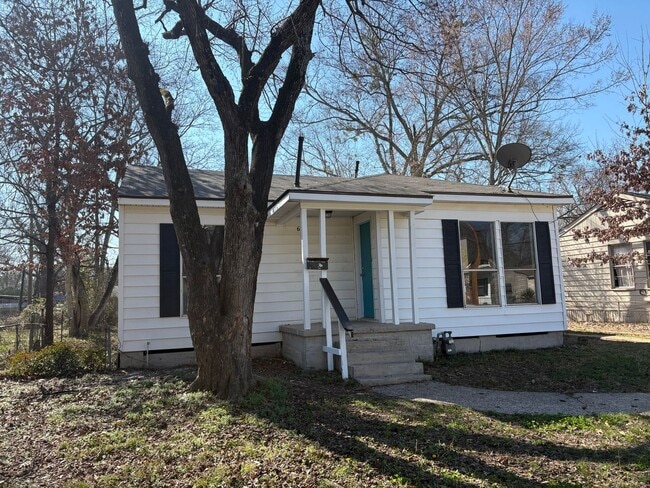 property at 622 W 75th St