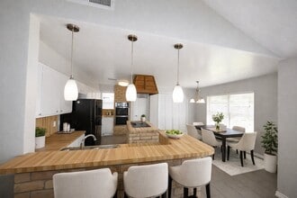 15923 Boulder Oaks Dr in Houston, TX - Building Photo - Building Photo