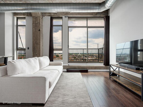 1550 S Blue Island Ave, Unit 1125 in Chicago, IL - Building Photo - Building Photo