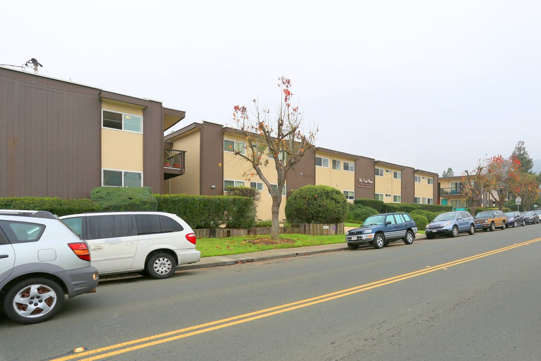 The Oak View Apartments in San Rafael, CA - Foto de edificio